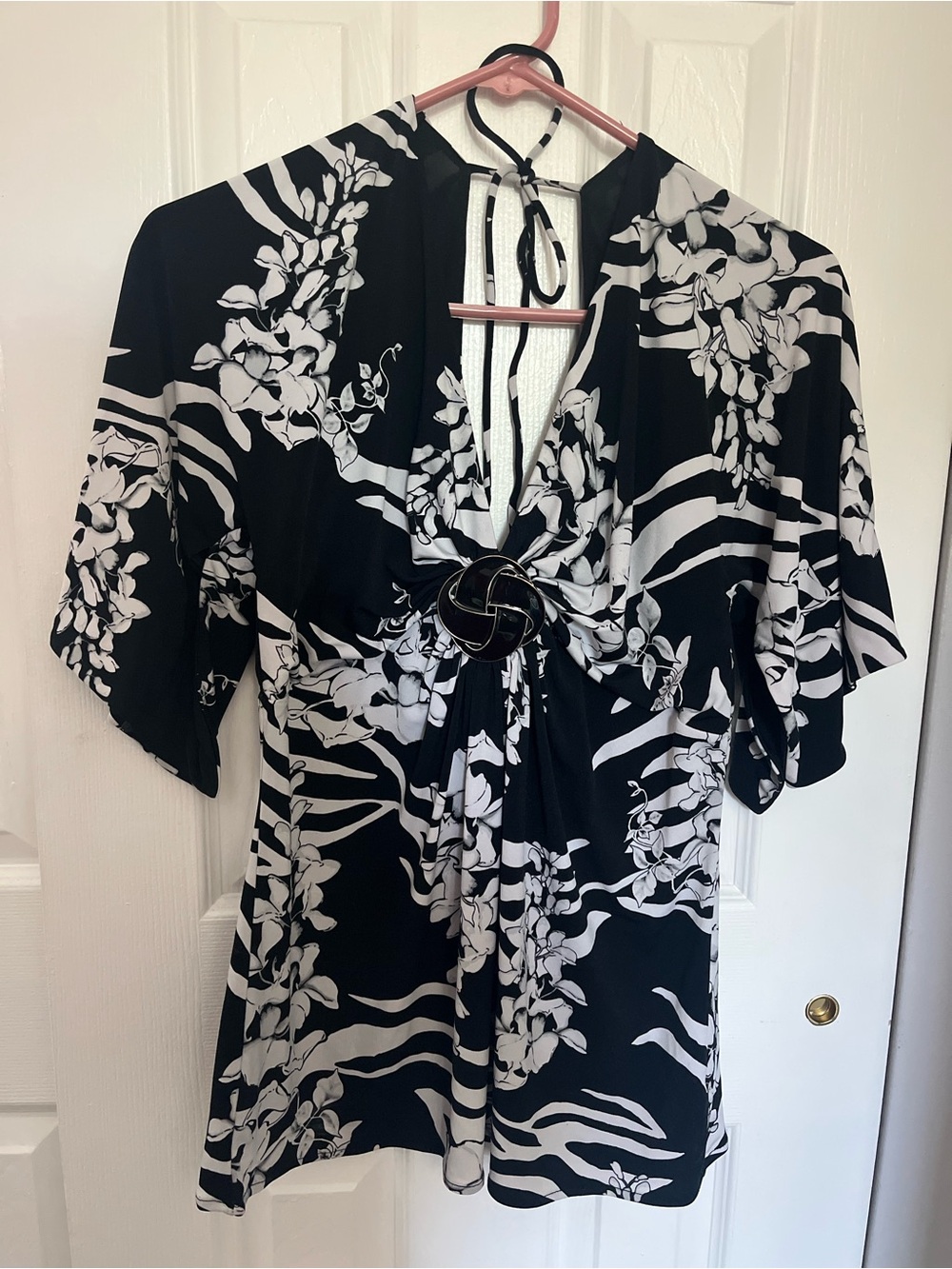 White House Black Market Black & White Floral Tie-Front Tunic
